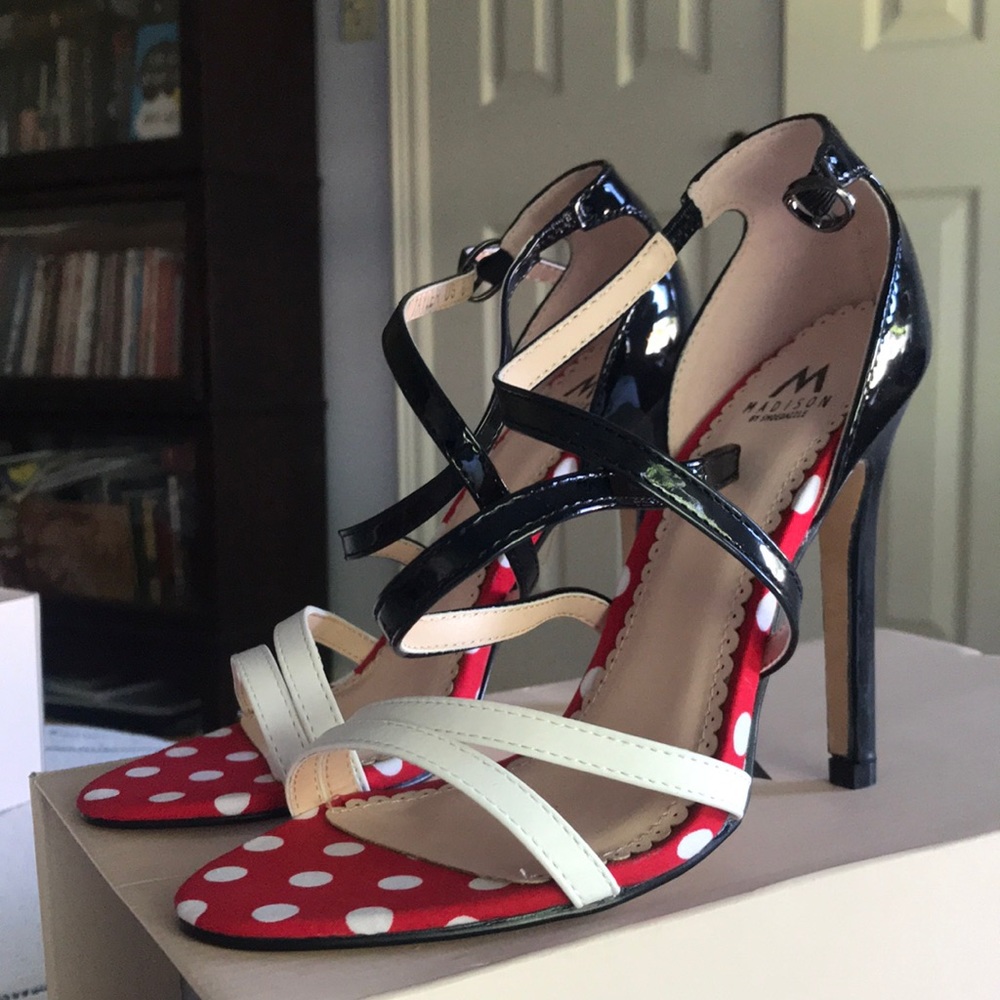 NWT BLACK SHINY HEELS